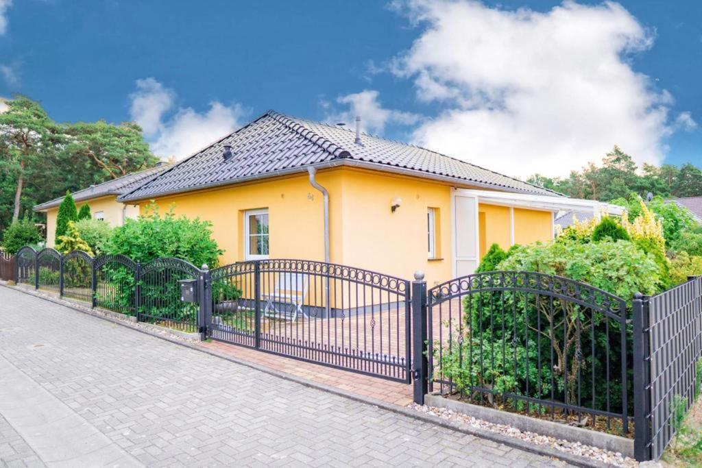 Haeuschen Am Waldrand Villa Teupitz Exterior photo